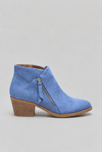 dames enkellaarzen met blokhak en zijrits in blauw