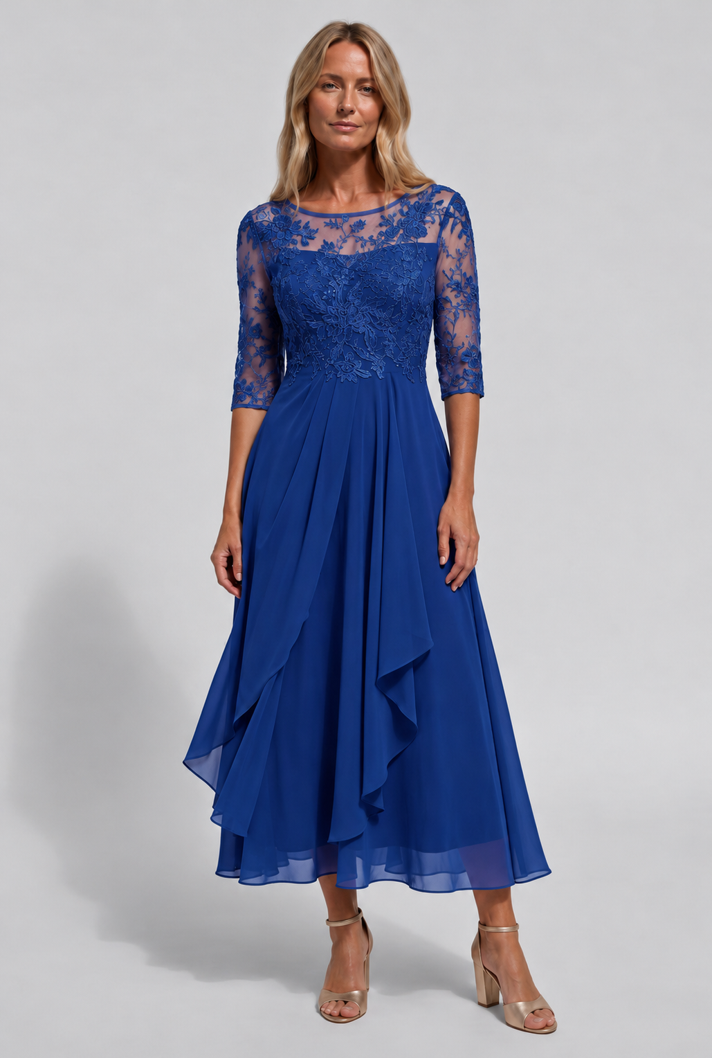 dames geborduurd flared midi jurk in donkerblauw