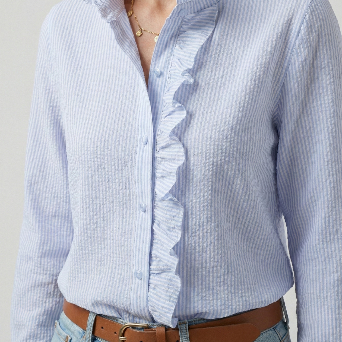 Refined Dames Blouse Met Ruches En Staande Kraag