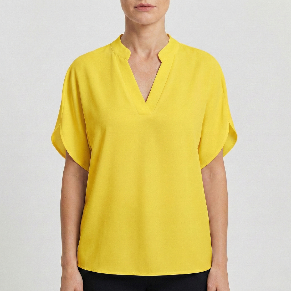 Refined Dames Blouse Met V-hals En Korte Mouwen