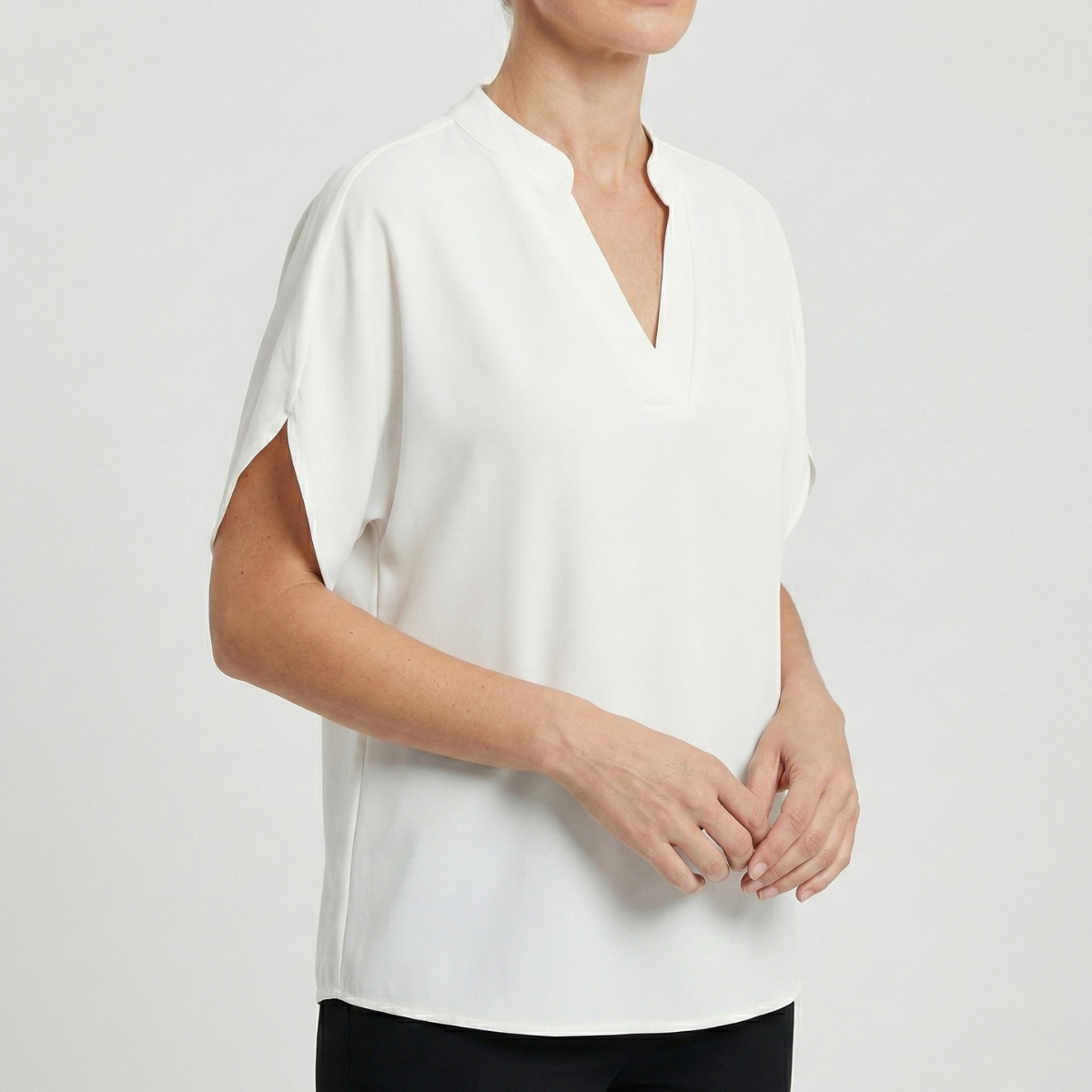 Refined Dames Blouse Met V-hals En Korte Mouwen