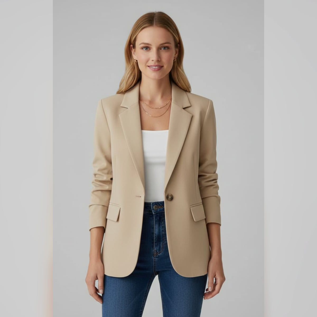 dames getailleerde blazer met revers in beige