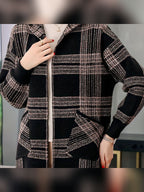 dames jas met capuchon en ruitpatroon in camel