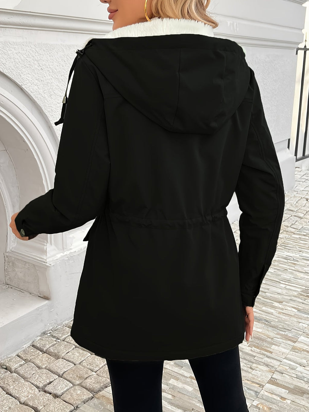 dames jas met capuchon en taillering