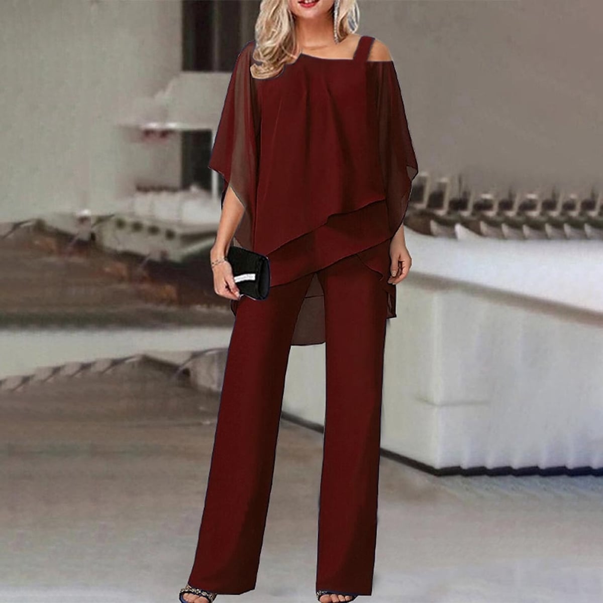 dames jumpsuit met cold shoulder en wijde pijp in bordeaux