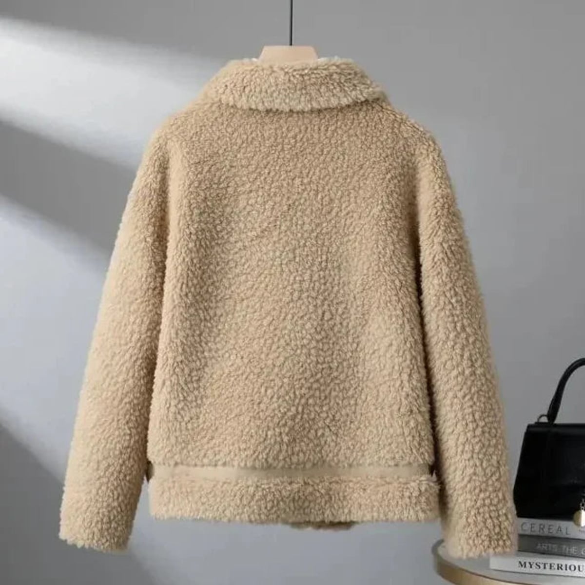 dames korte jas met teddy structuur in khaki