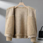 dames korte jas met teddy structuur in khaki