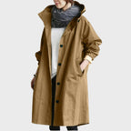 dames lange jas met capuchon en knoopsluiting in bruin