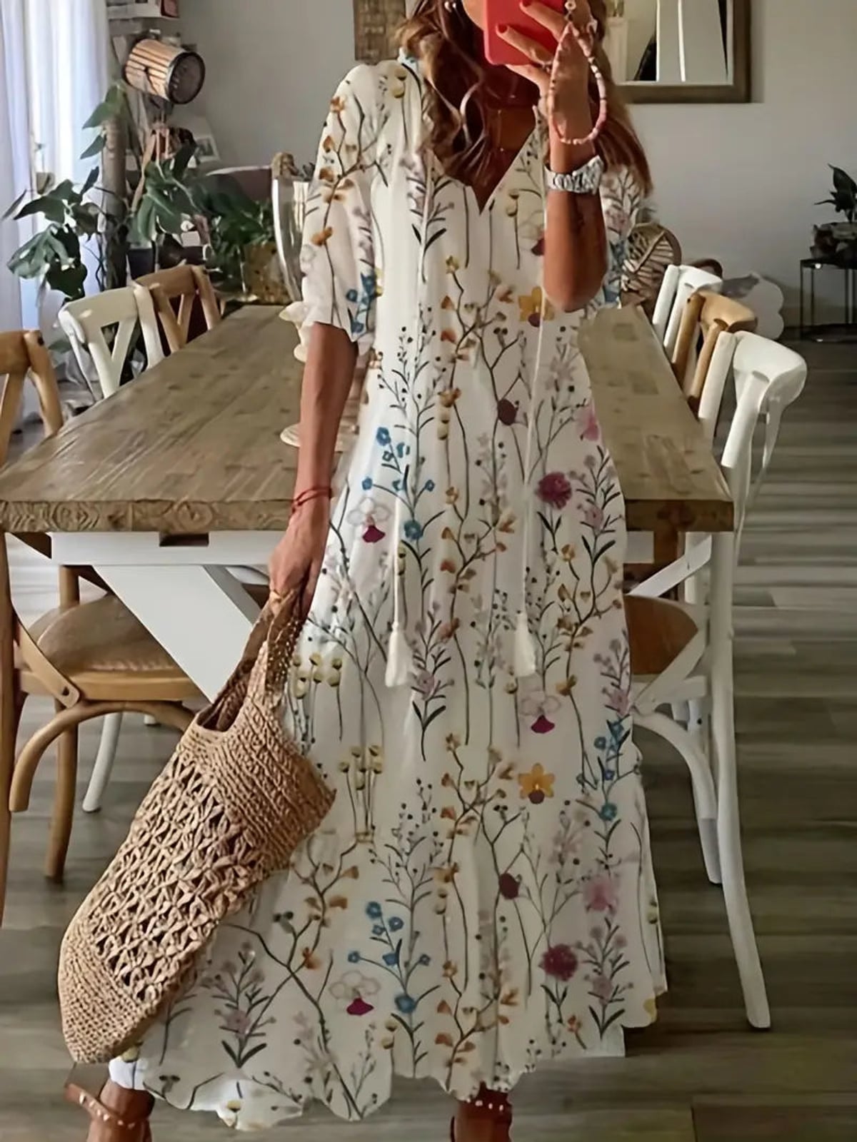 dames lange zomerjurk met v-hals en print in wit