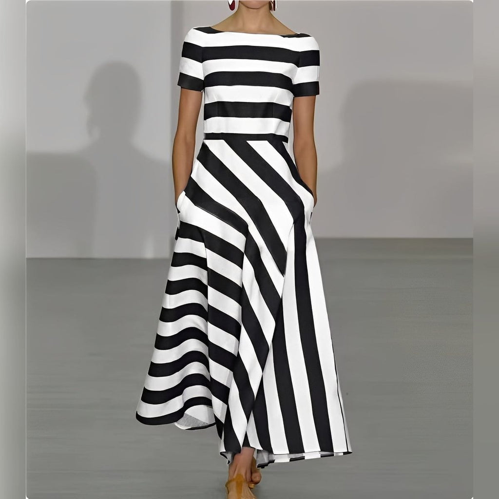 dames maxi jurk met boothals en korte mouwen in zwart
