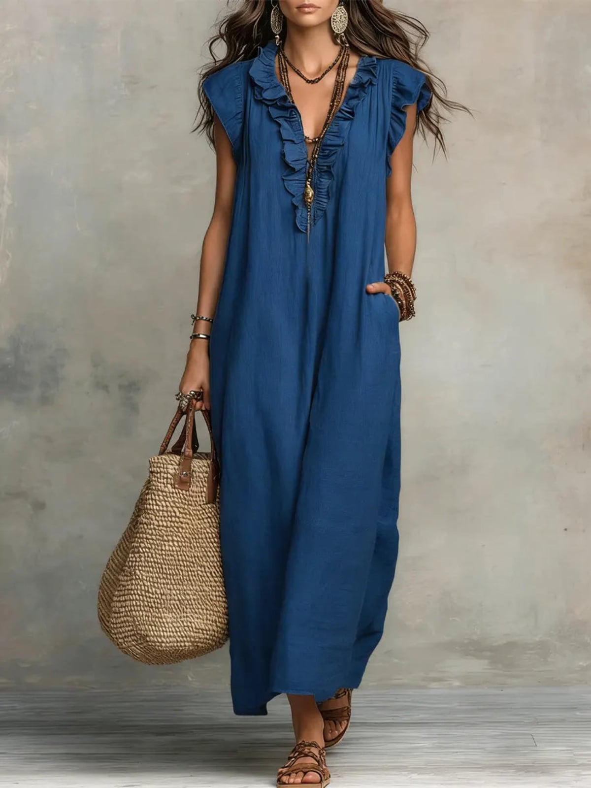 dames maxi jurk met ruches en v-hals in blauw