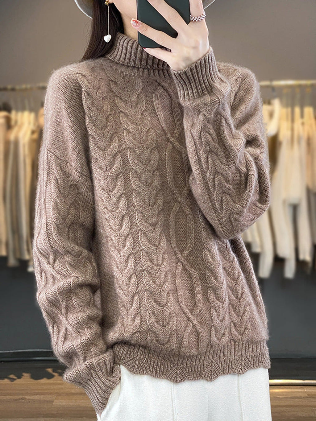 dames oversized mohair-look trui met kabel- en vlechtpatroon in natuurcamel