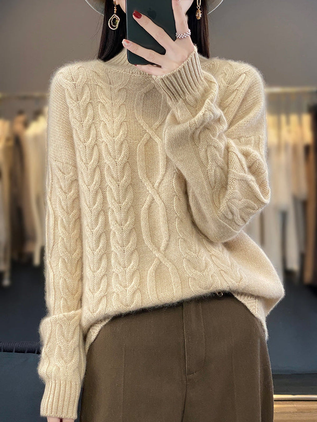 dames oversized mohair-look trui met kabel- en vlechtpatroon in natuurbeige