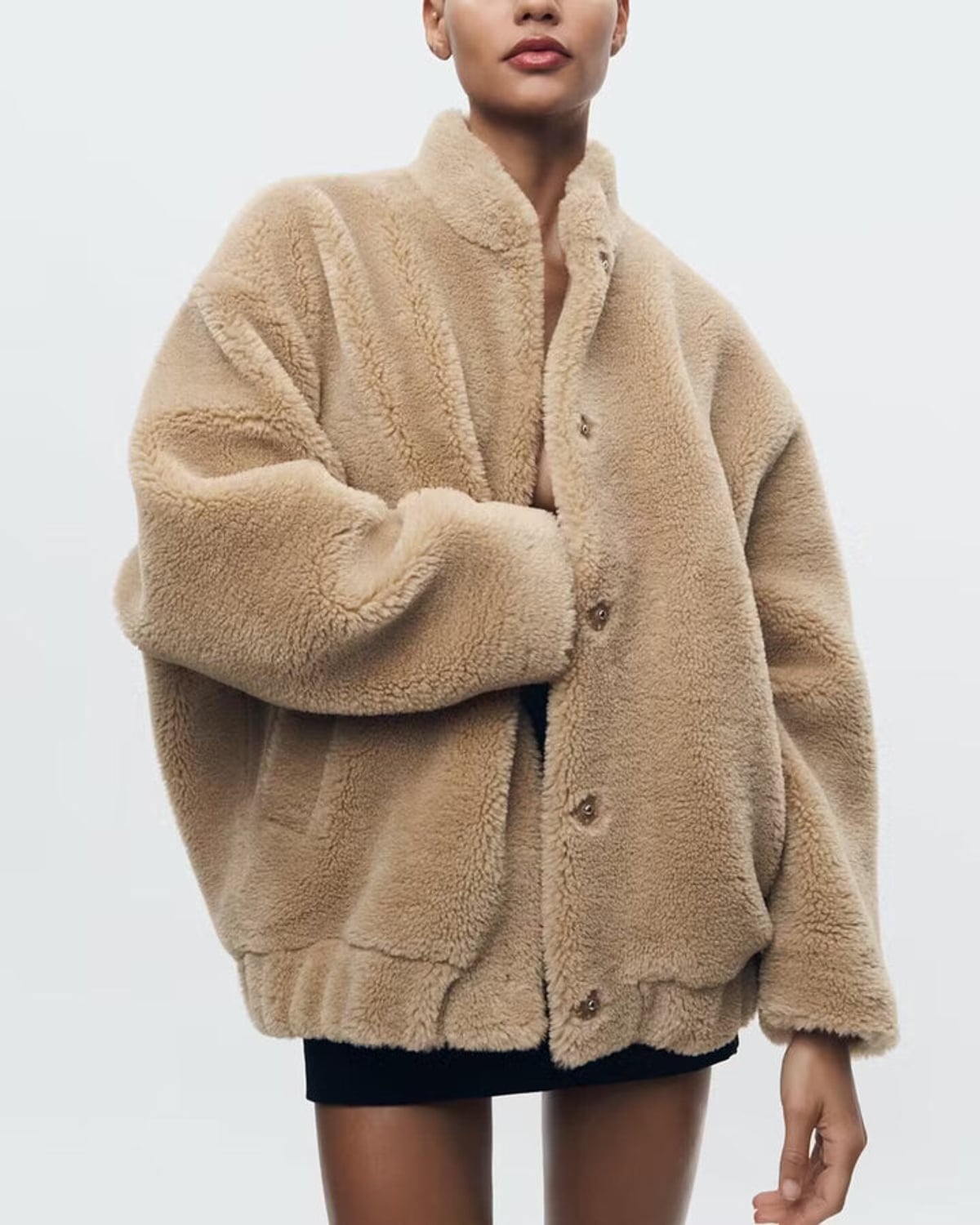dames oversized teddy jack met staande kraag in beige