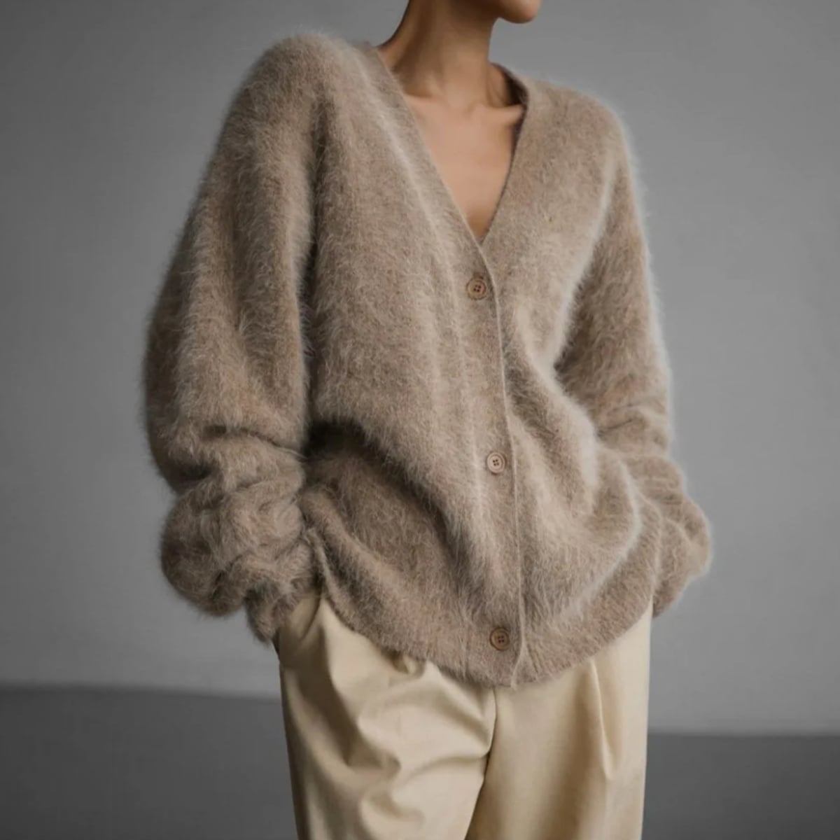 dames oversized vest met v-hals in beige