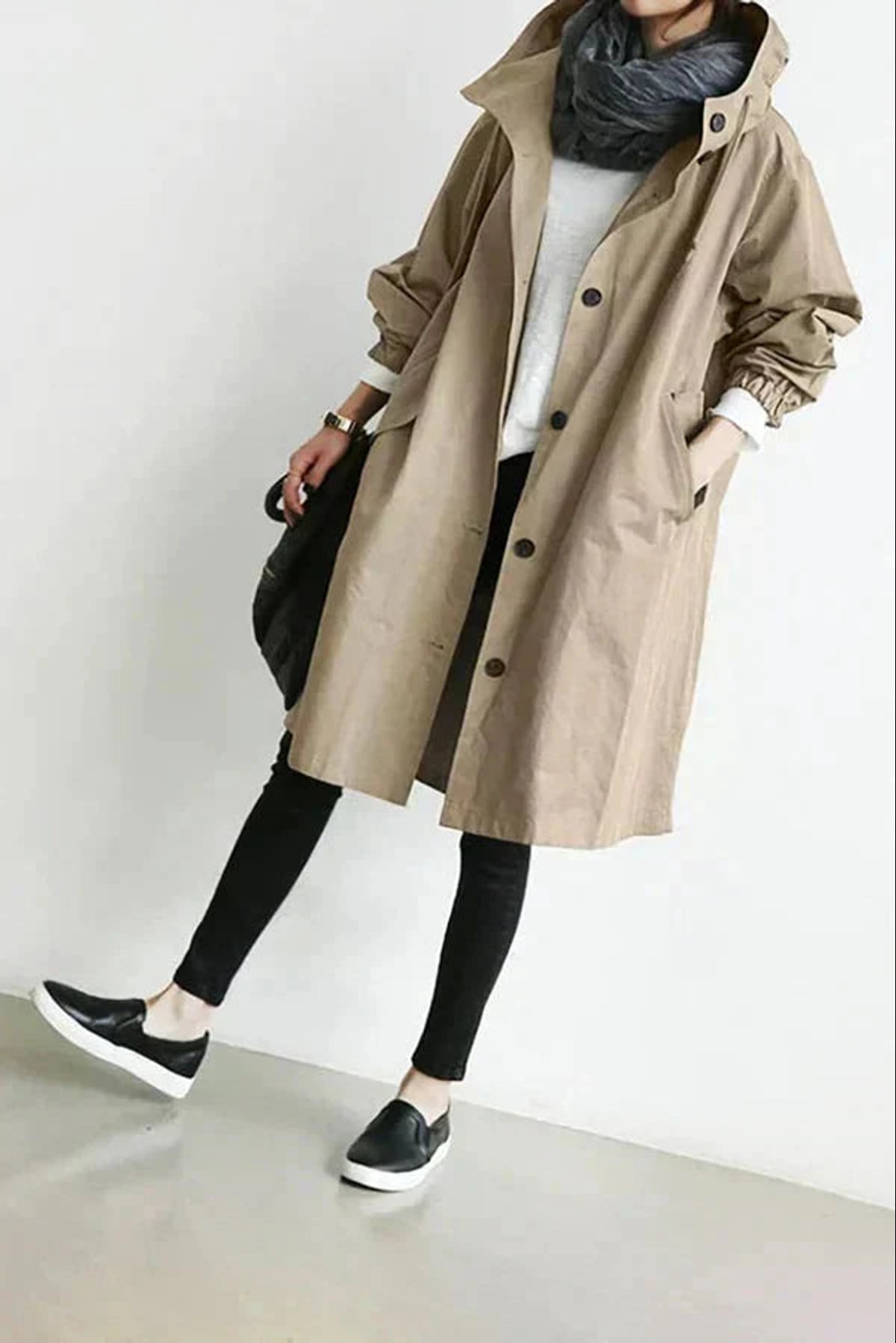 dames regenjas met oversized capuchon beige