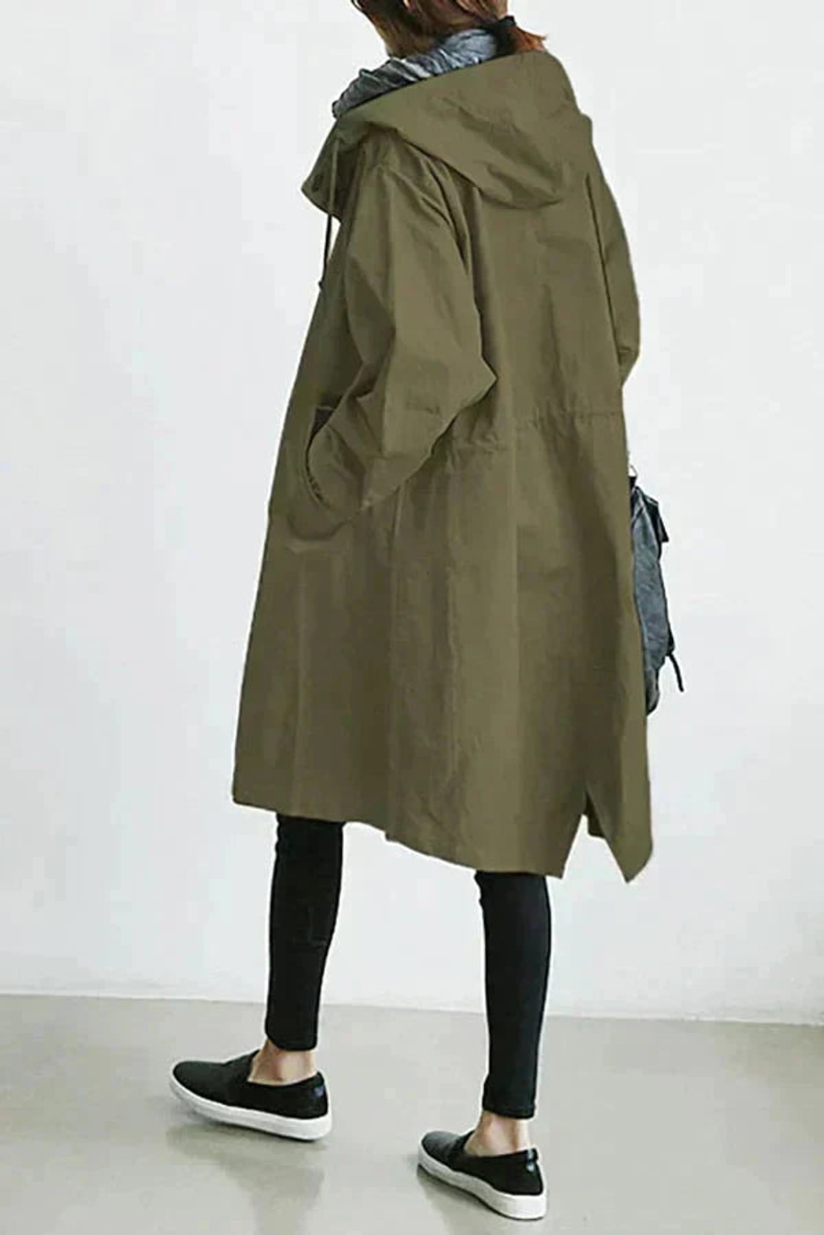 dames regenjas met oversized capuchon olijfgroen