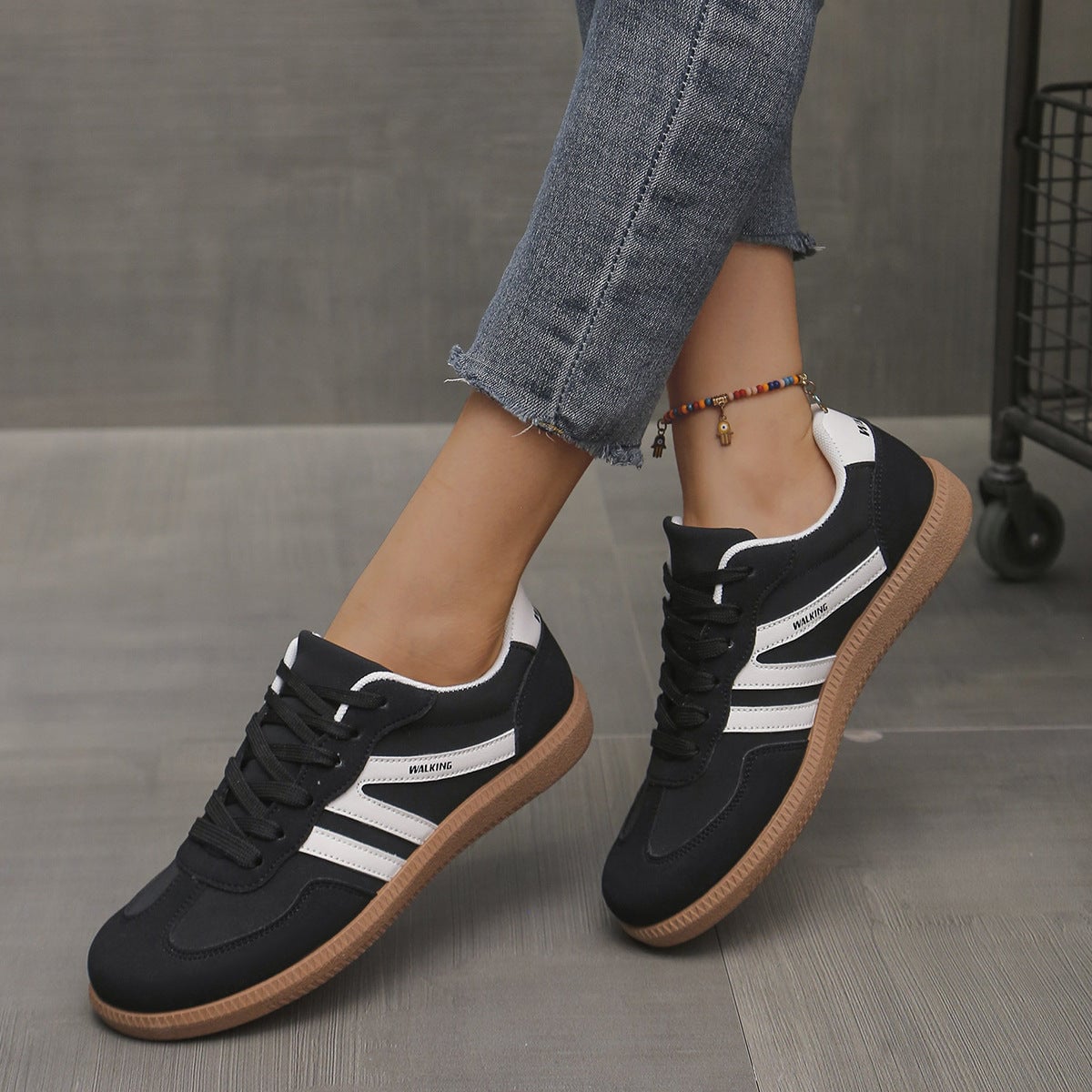 dames retro sneaker met brede neus in zwart