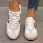 dames retro sneaker met brede neus in wijnrood