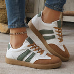 dames retro sneakers met vetersluiting in groen & wit