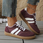 dames retro sneakers met vetersluiting in donkerrood & wit