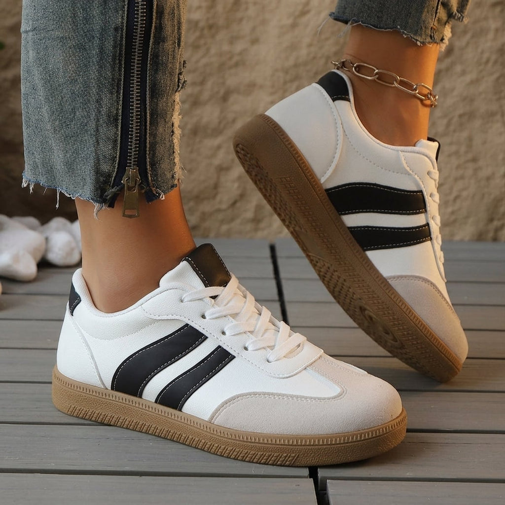 dames retro sneakers met vetersluiting in zwart & wit