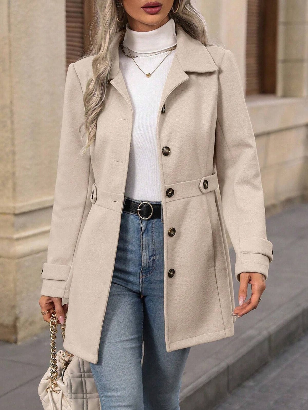 dames trenchcoat getailleerd met ceintuur in champagne