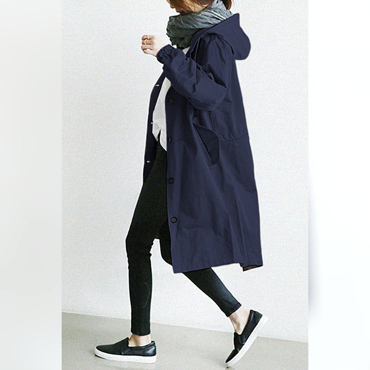 dames trenchcoat met capuchon in marineblauw