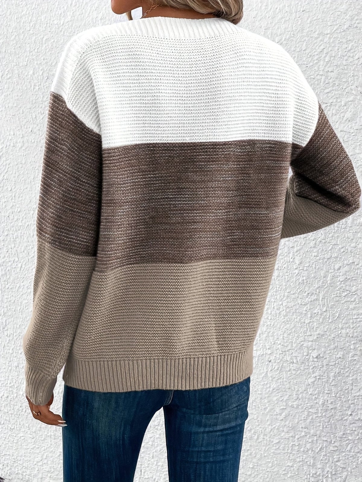 dames trui met colorblock en ronde hals in bruin