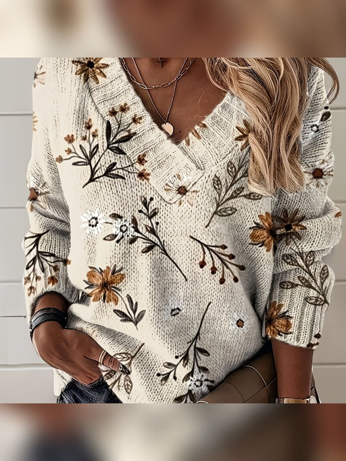 dames trui met v-hals en bloemenprint in crème bloemen