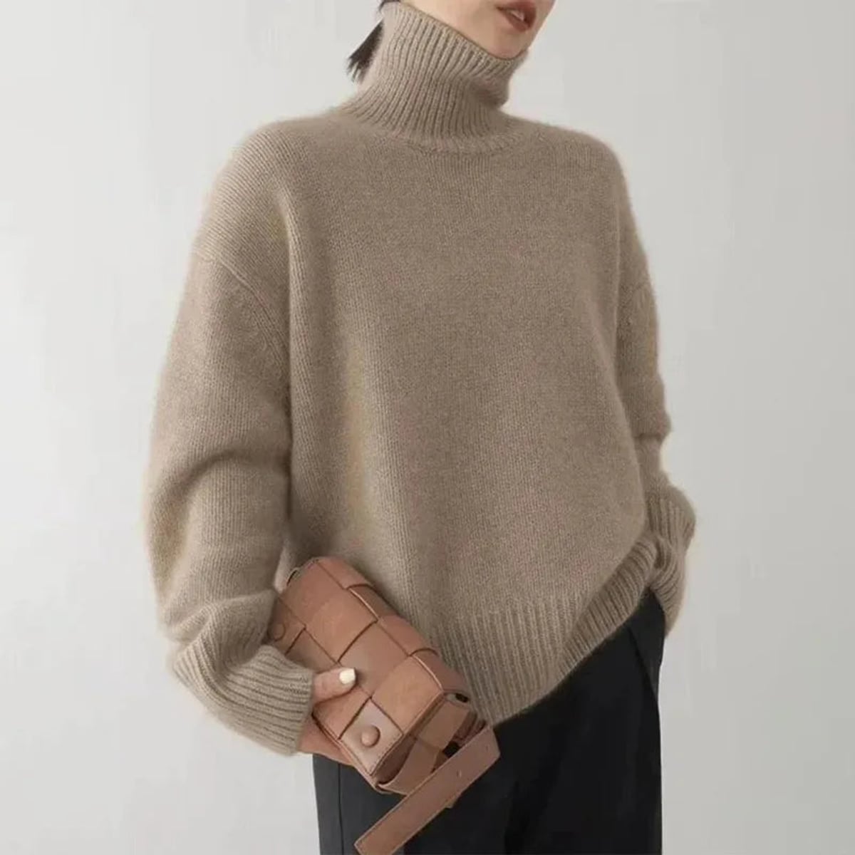dames trui oversized met rolkraag in kameel