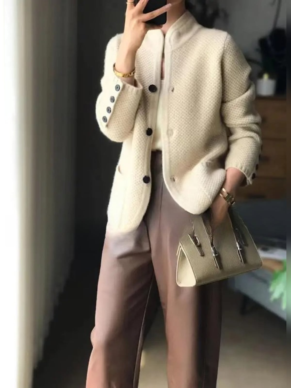 dames vest met knoopsluiting in beige