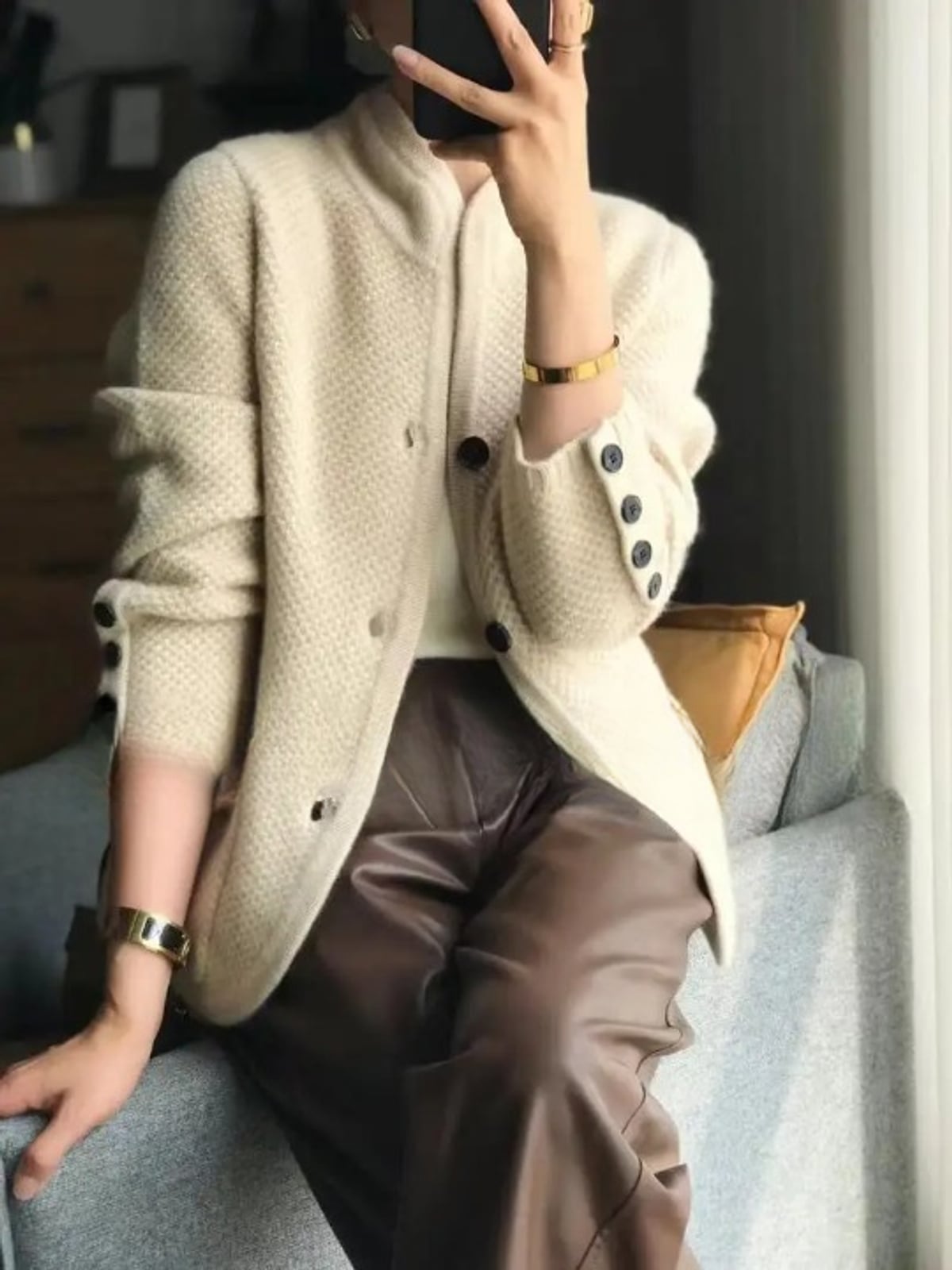dames vest met knoopsluiting in beige