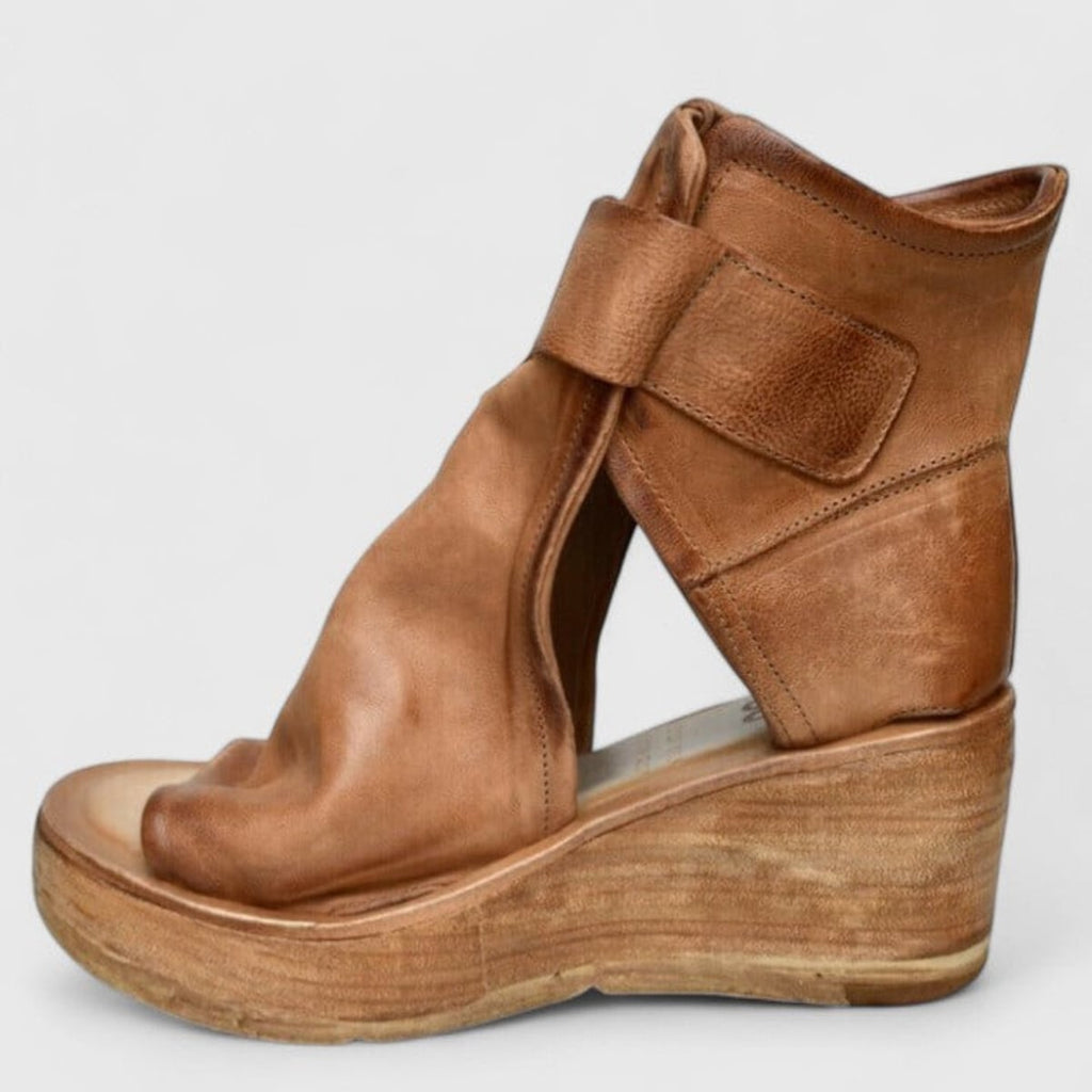 dames wedge sandalen met gesp in bruin