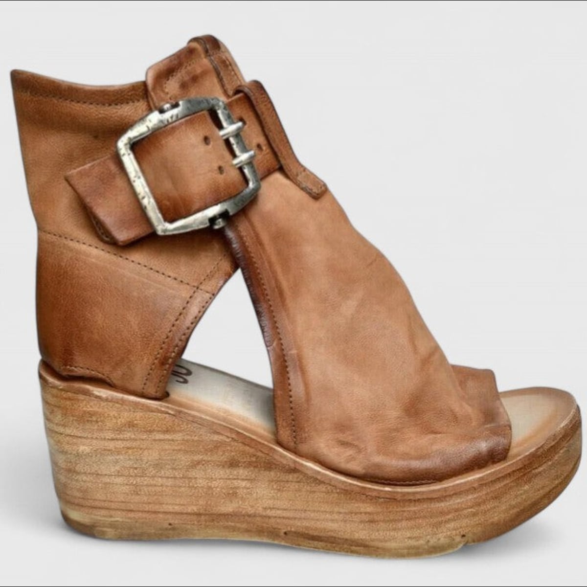dames wedge sandalen met gesp in bruin
