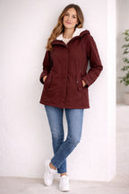 dames winterjas met capuchon en gevoerde binnenkant in rood