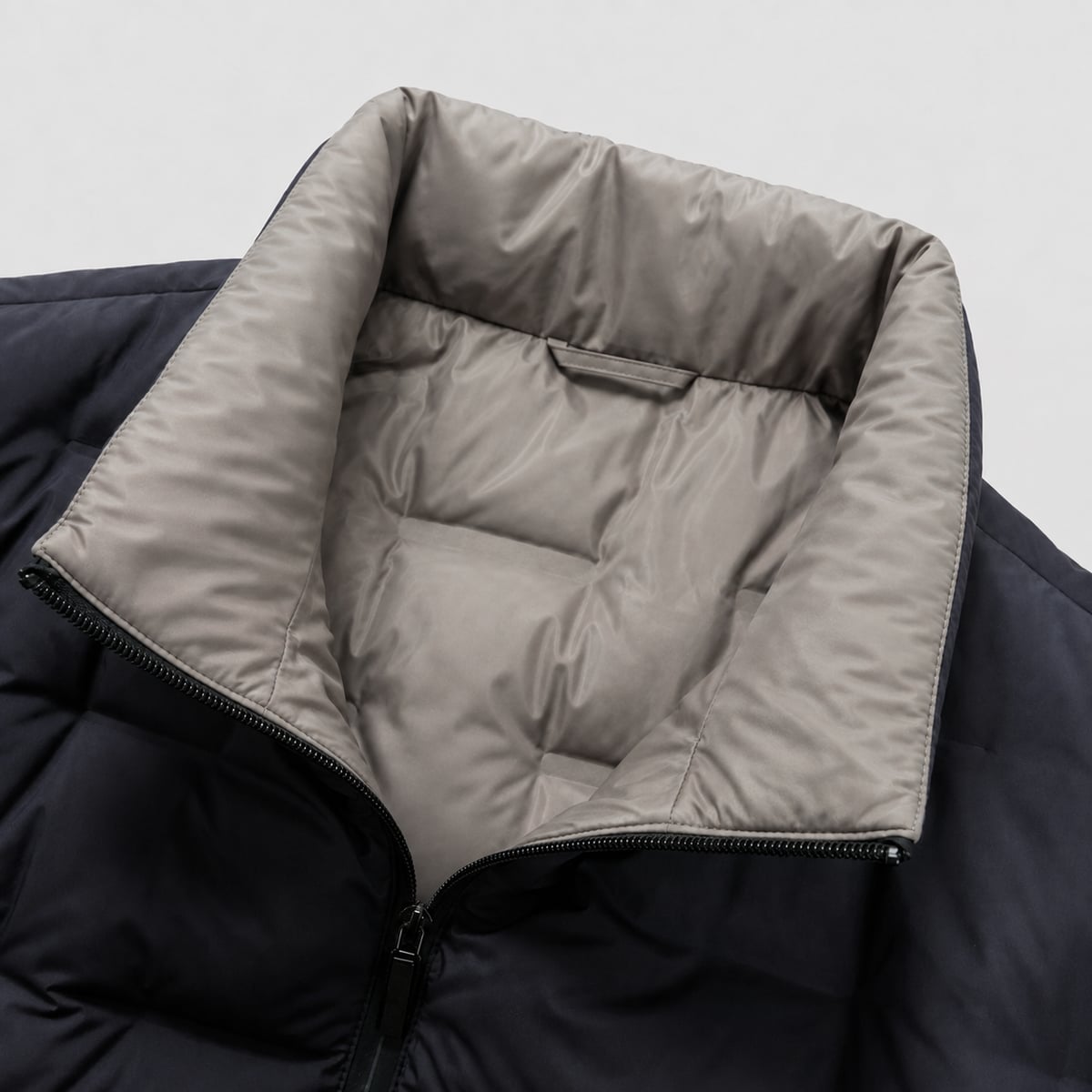 heren gewatteerde jas met staande kraag en slanke pasvorm in blauw