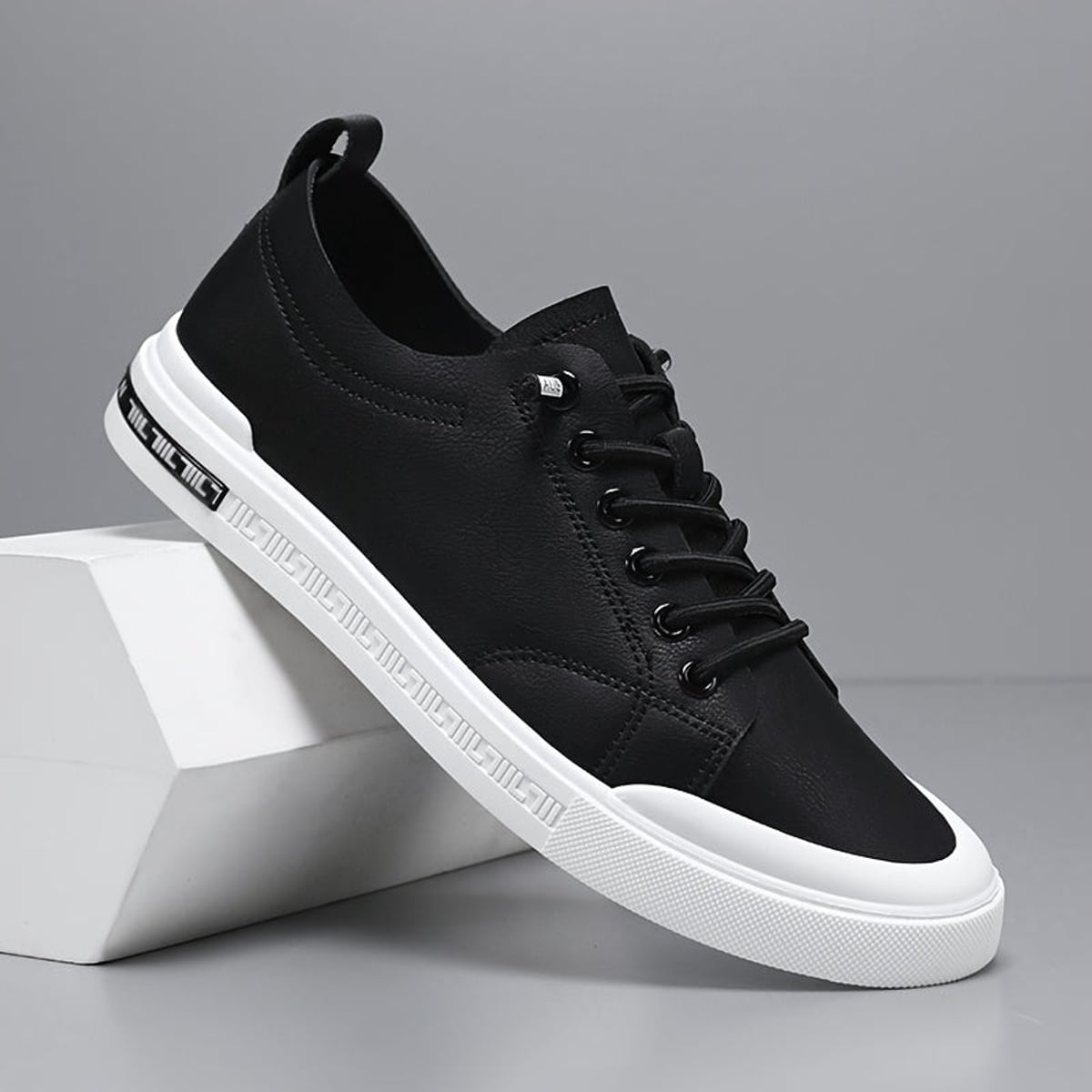 heren lage sneaker met vetersluiting in zwart