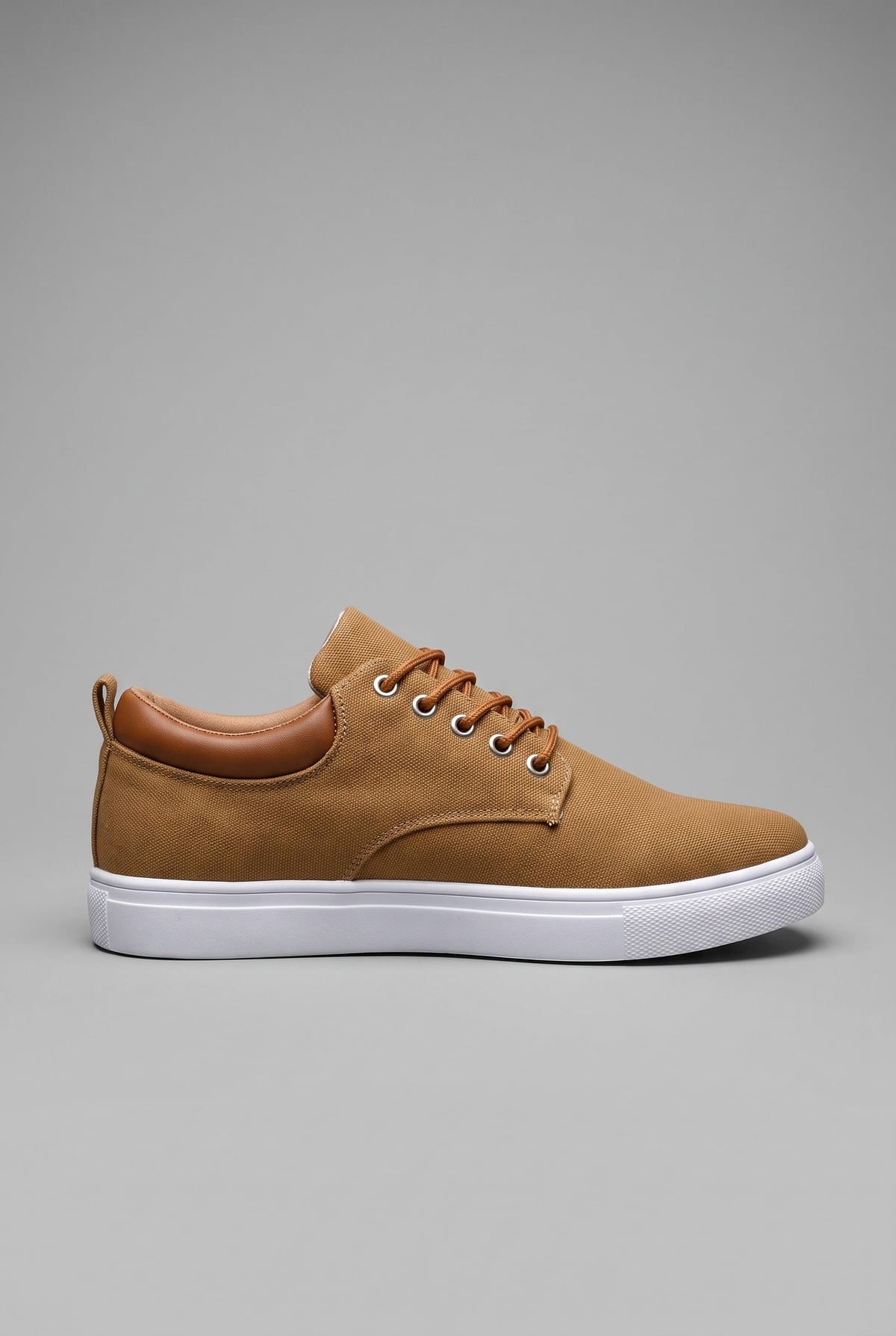 heren low-top sneakers met witte zool in bruin