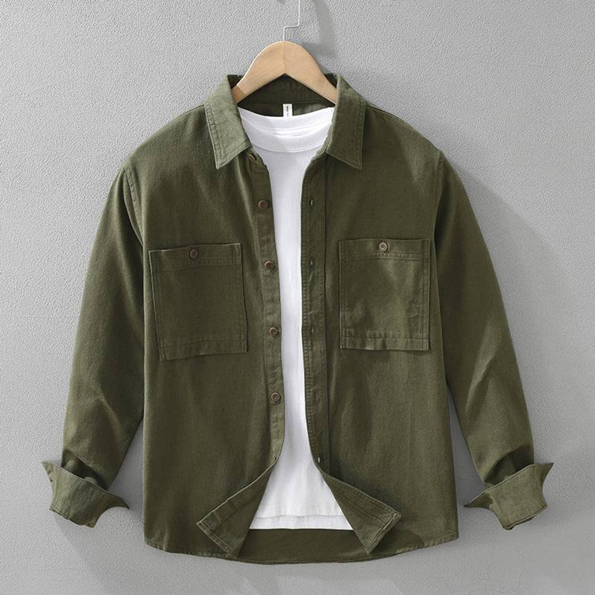 heren relaxed fit overshirt met borstzakken in olijfgroen