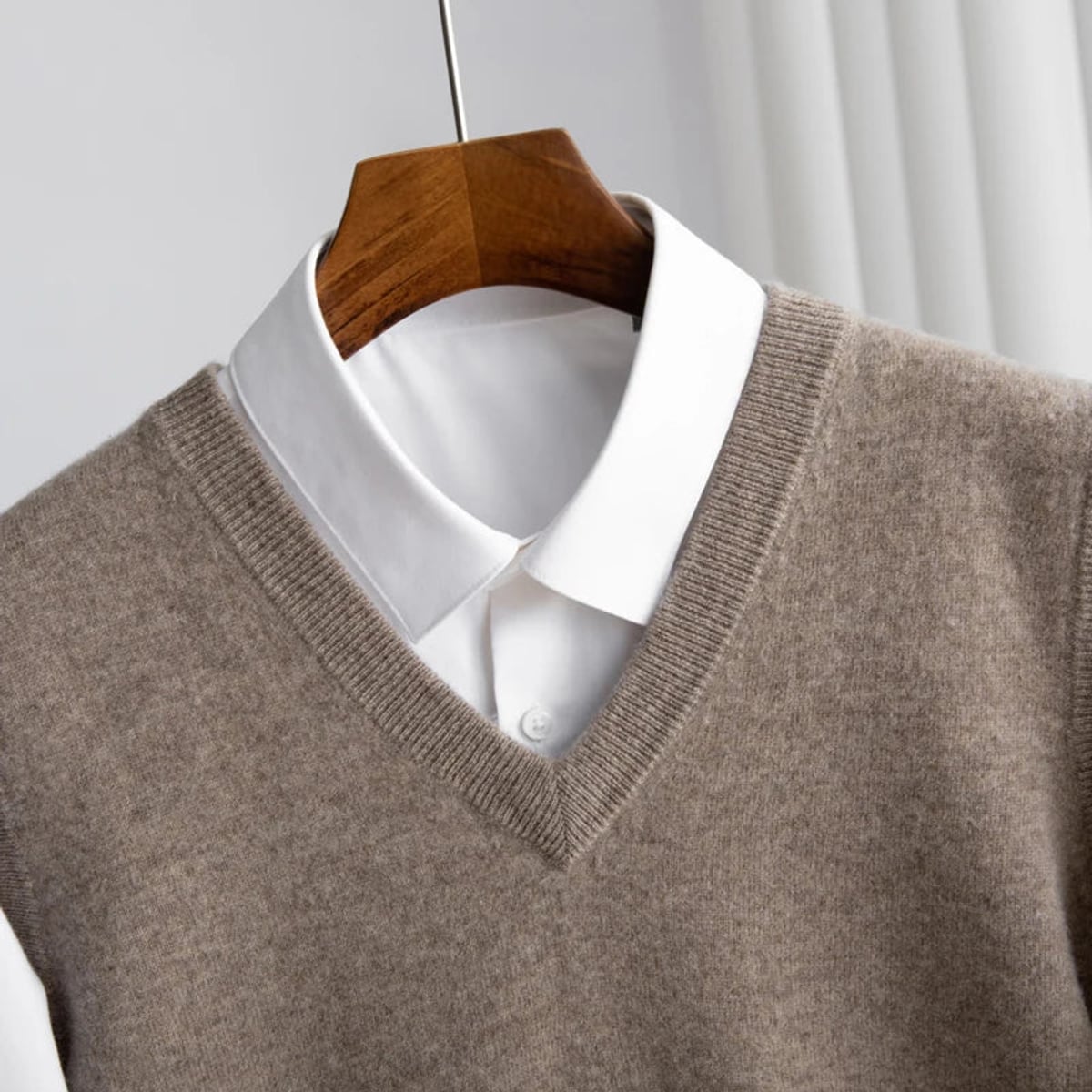 heren slim fit mouwloos vest met v-hals