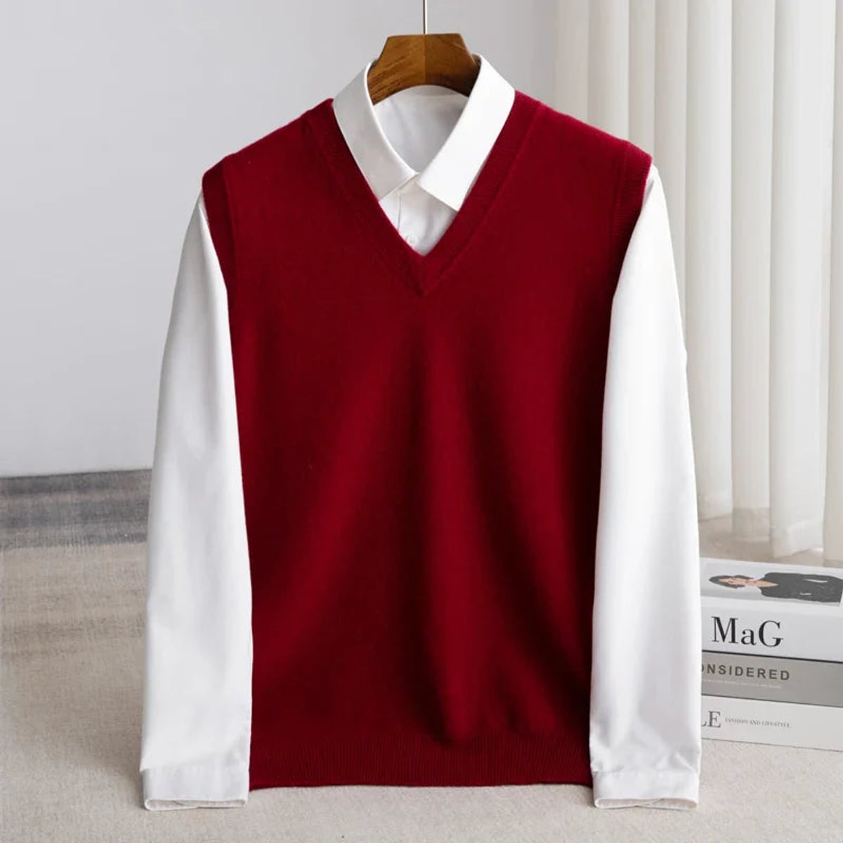 heren slim fit mouwloos vest met v-hals in bordeauxrood
