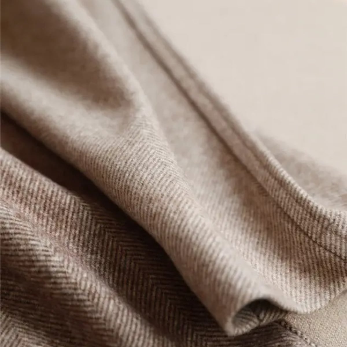 heren tailored fit broek met visgraatpatroon